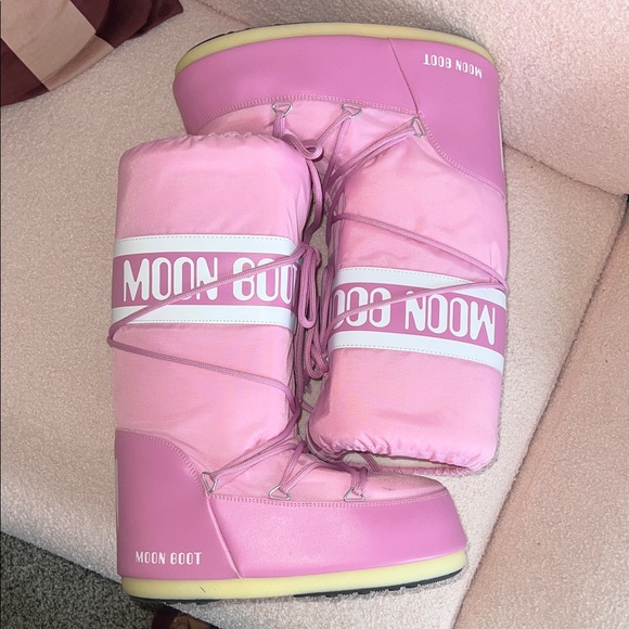 Moon Boot Shoes - Moon Boot Light Pink Snow Boots with White Trim